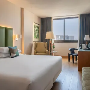 Отель Hesperia Barcelona Sant Just